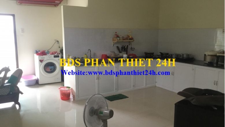 NHÀ CẤP 4 - 2 MẶT TIỆN NGAY TRƯỜNG-CHỢ 3